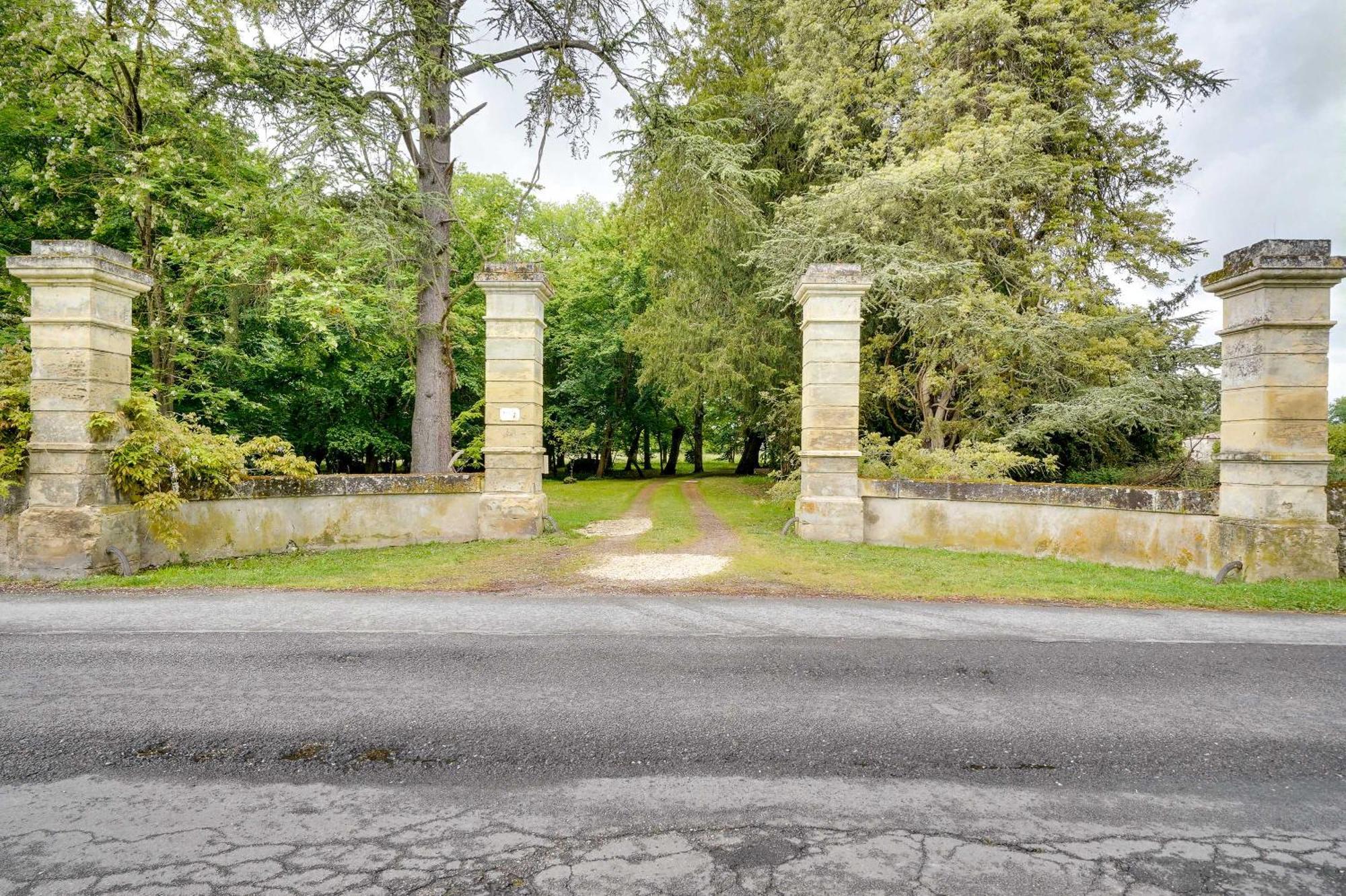 Pessac-sur-Dordogne Chateau De Vidasse מראה חיצוני תמונה